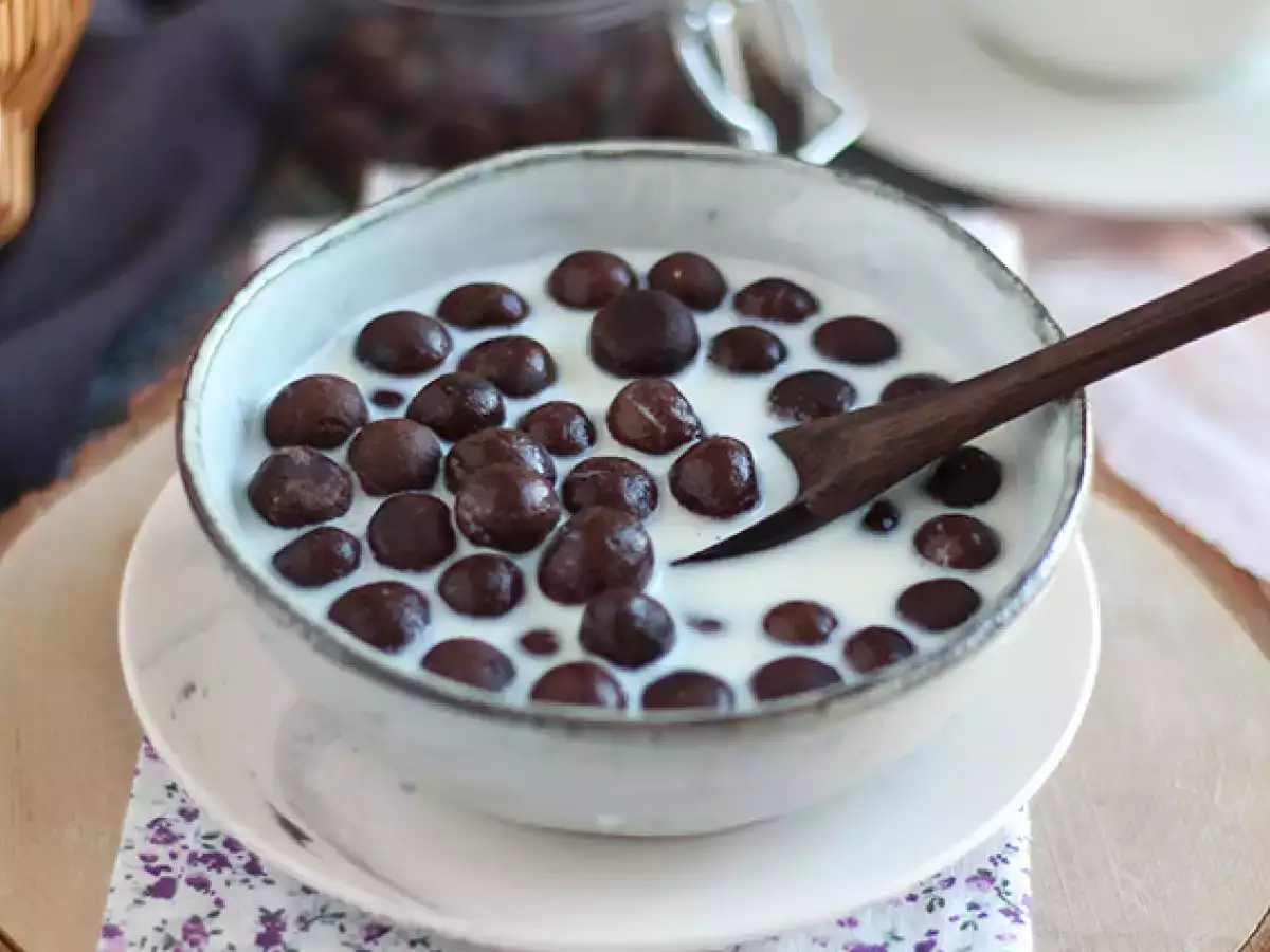 Domowe czekoladowe kuleczki śniadaniowe à la Nesquik