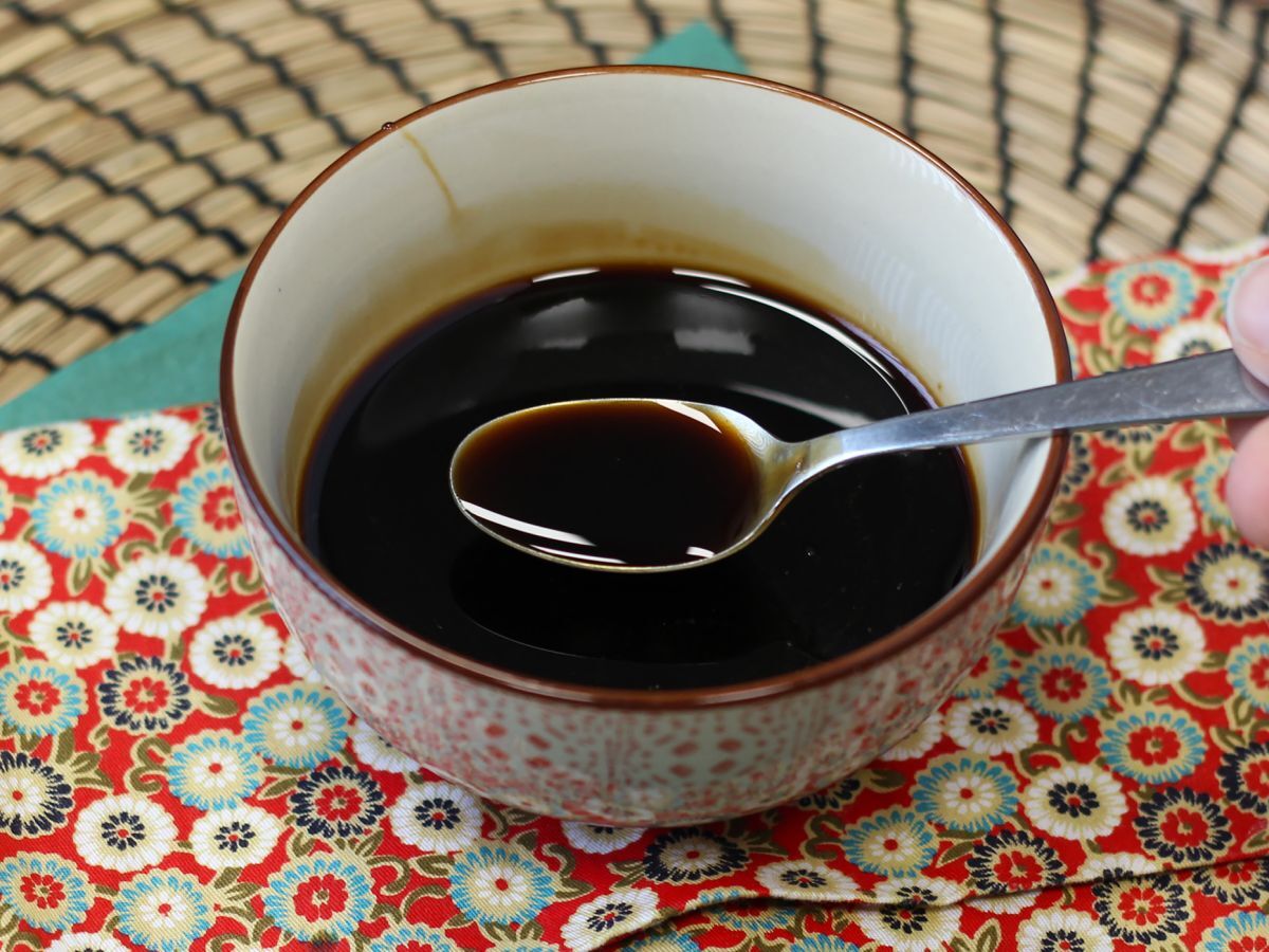 Domowy sos teriyaki, idealny do łososia i kurczaka!