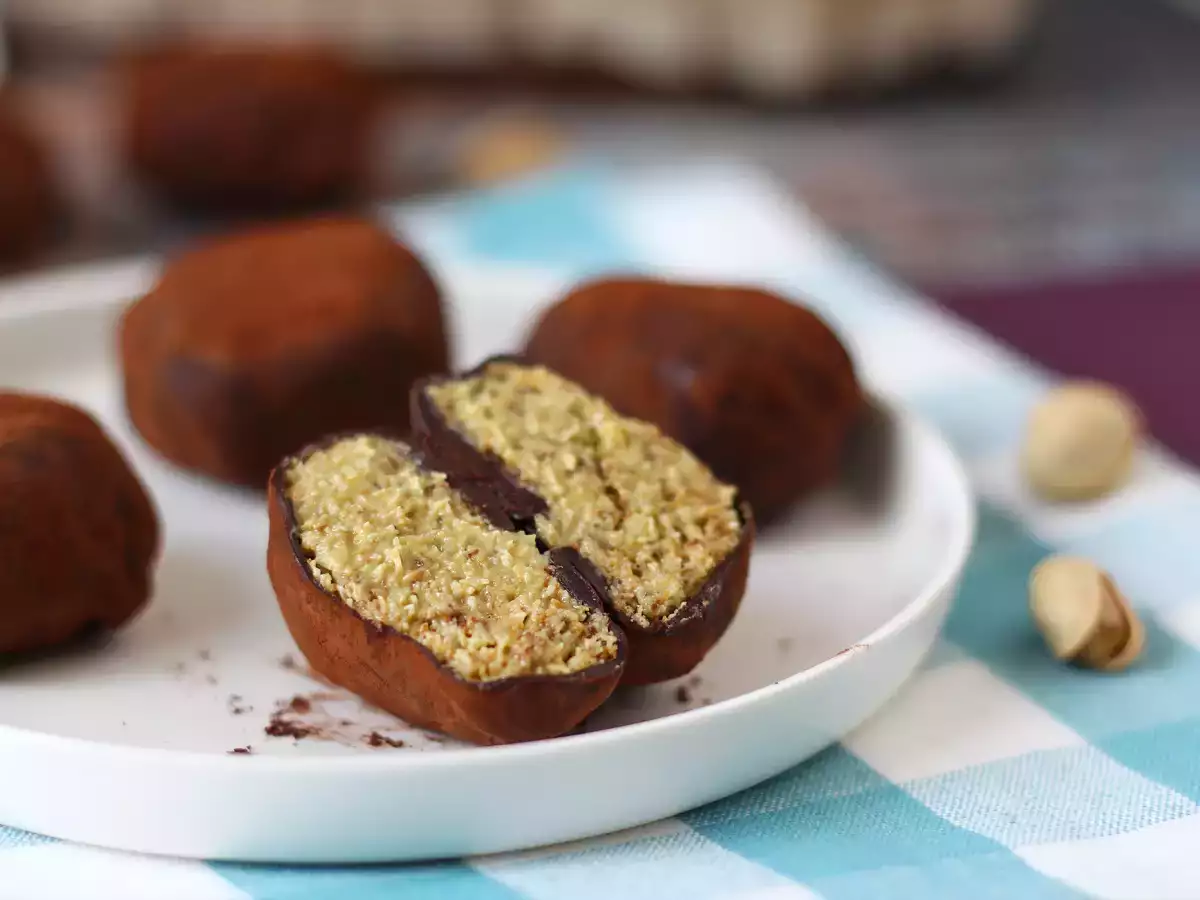 Dubajskie ciasteczka do żucia, wirusowy przepis na mochis z pistacjami i nadzieniem kadaif