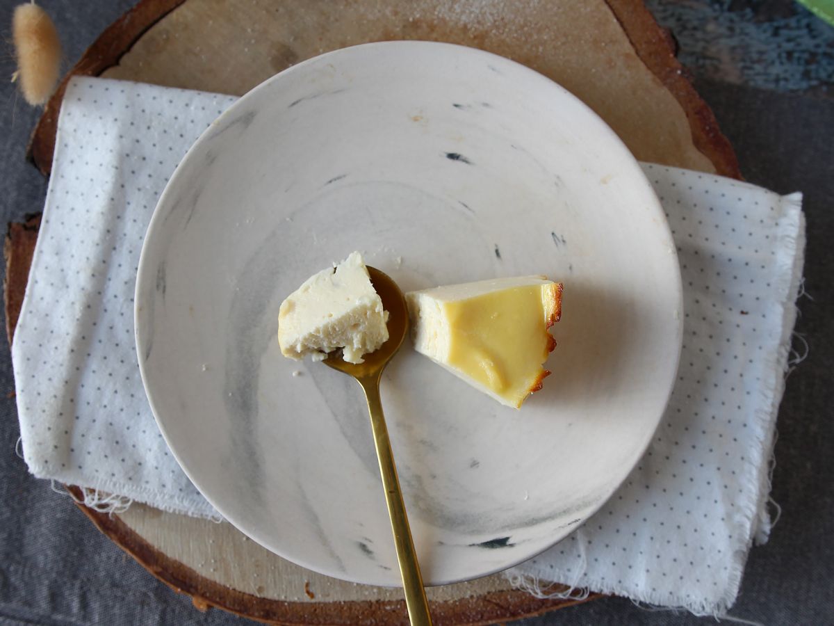 Ekonomiczne ciasto fondant z ricottą z zaledwie 4 składników - zdjęcie 5