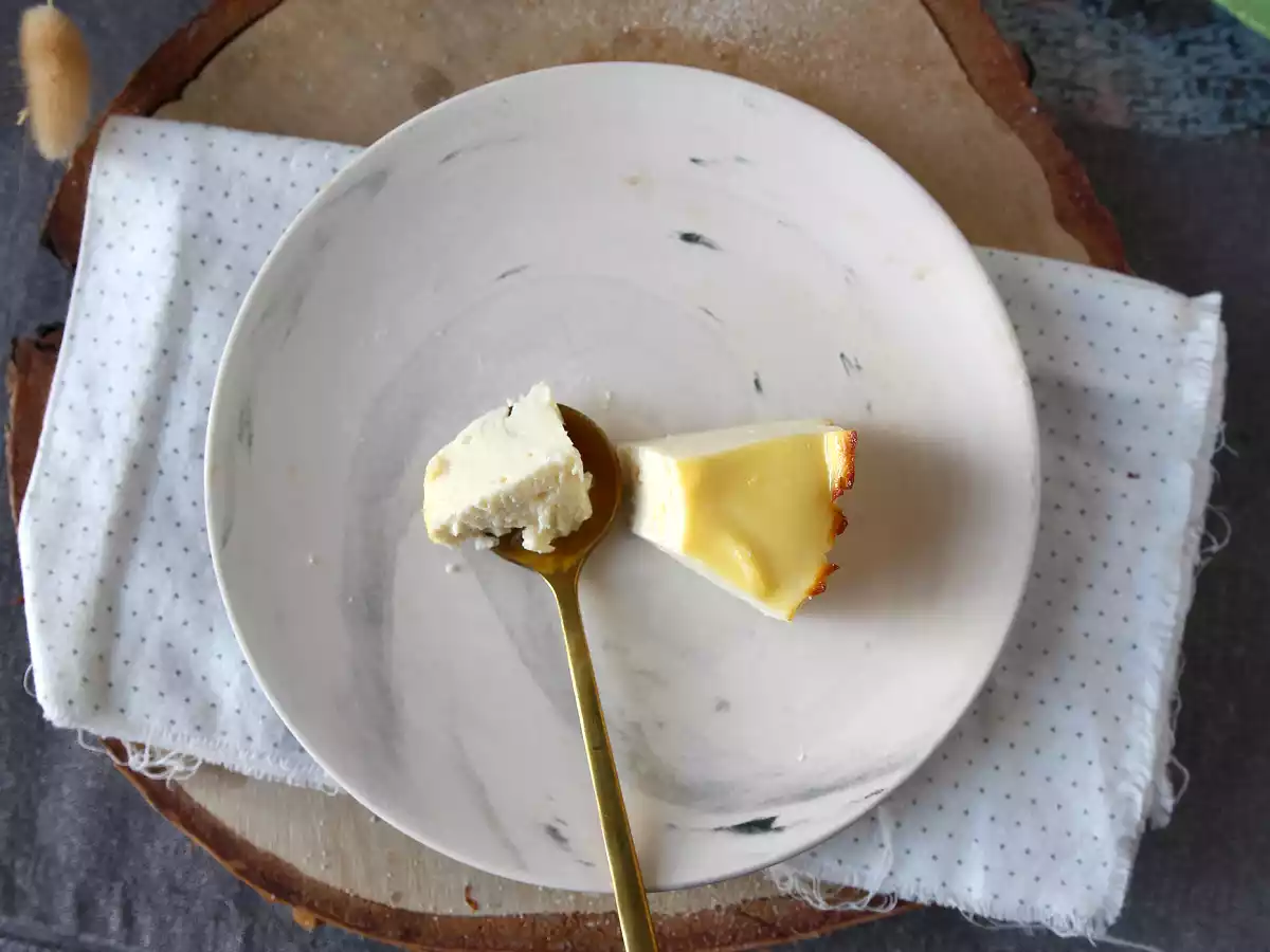 Ekonomiczne ciasto fondant z ricottą z zaledwie 4 składników - zdjęcie 5