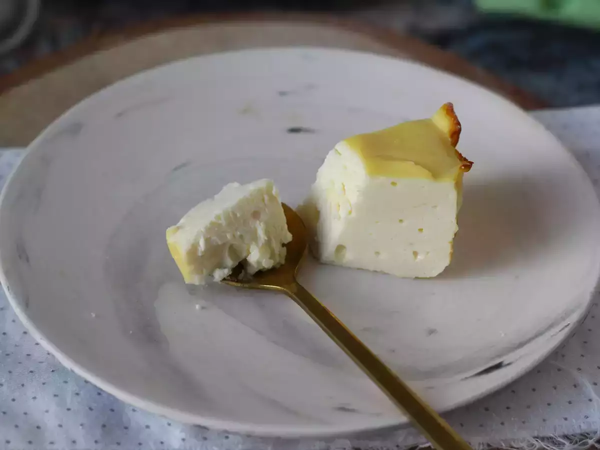 Ekonomiczne, rozpływające się w ustach ciasto z ricottą z zaledwie 4 składników - zdjęcie 2