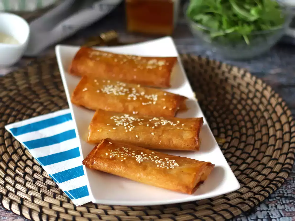 Feta saganaki – grecki przepis na chrupiącą fetę z miodem - zdjęcie 2