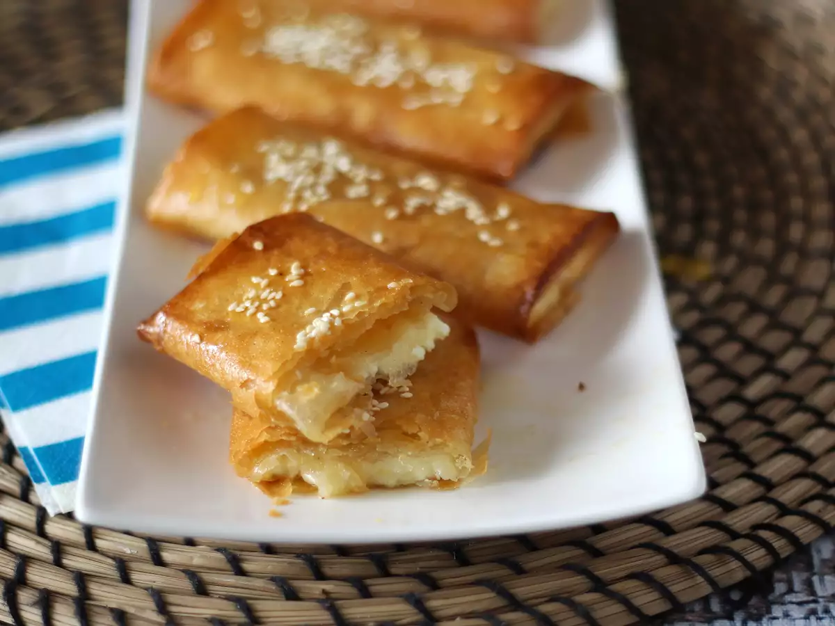 Feta saganaki – grecki przepis na chrupiącą fetę z miodem - zdjęcie 3
