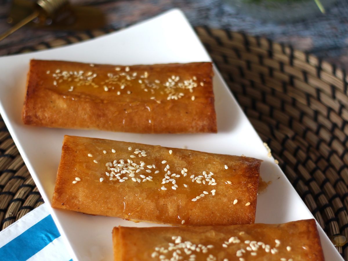 Feta Saganaki, grecki przepis na smażoną fetę z miodem - zdjęcie 4