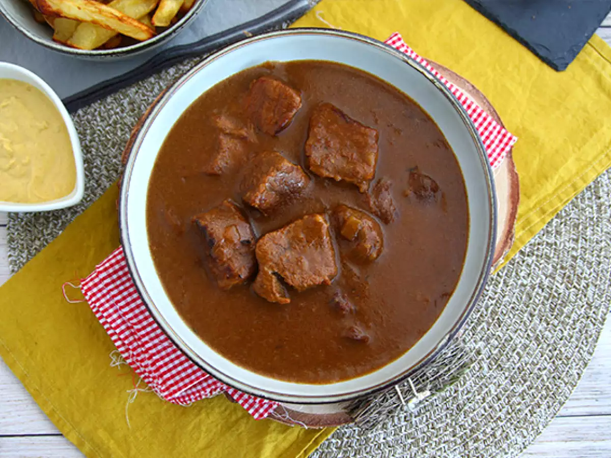 Flamandzka carbonnade – domowy gulasz wołowy w piwie - zdjęcie 4