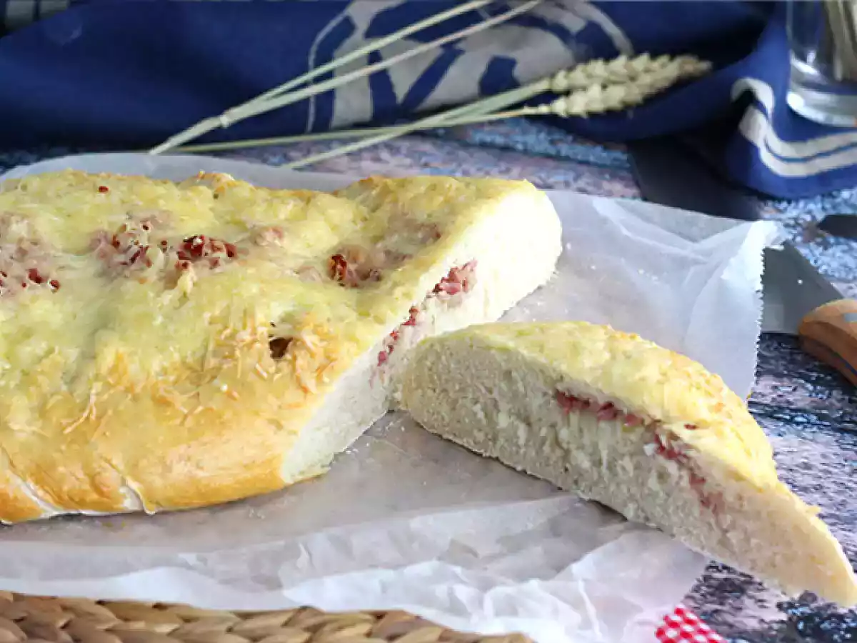 Fougasse z boczkiem i cebulą - zdjęcie 2