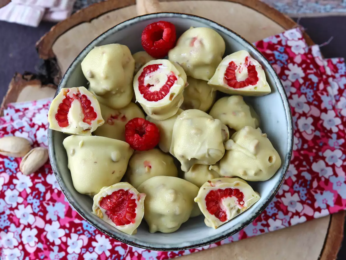 Franui pistacjowe – pyszne maliny w rozpływającej się i chrupiącej czekoladzie - zdjęcie 2