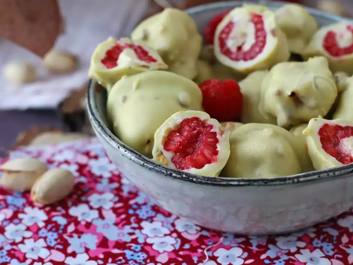 Franui pistacjowe – pyszne maliny w rozpływającej się i chrupiącej czekoladzie - zdjęcie 6
