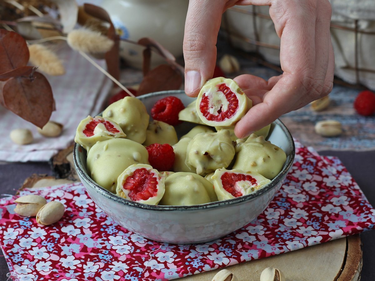 Franui z pistacjami, pysznymi malinami w panierce, rozpływające się i chrupiące - zdjęcie 5