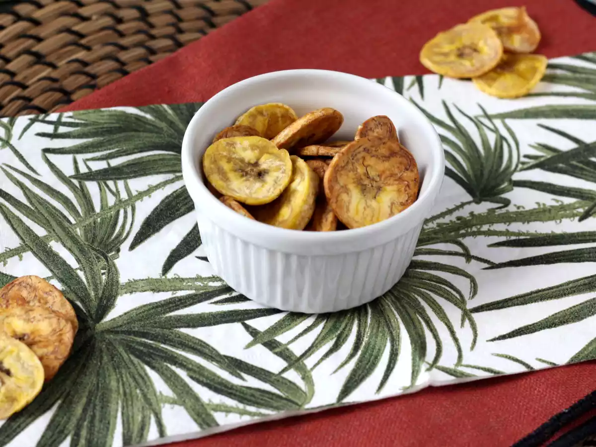 Frytki z bananów macho w frytkownicy powietrznej