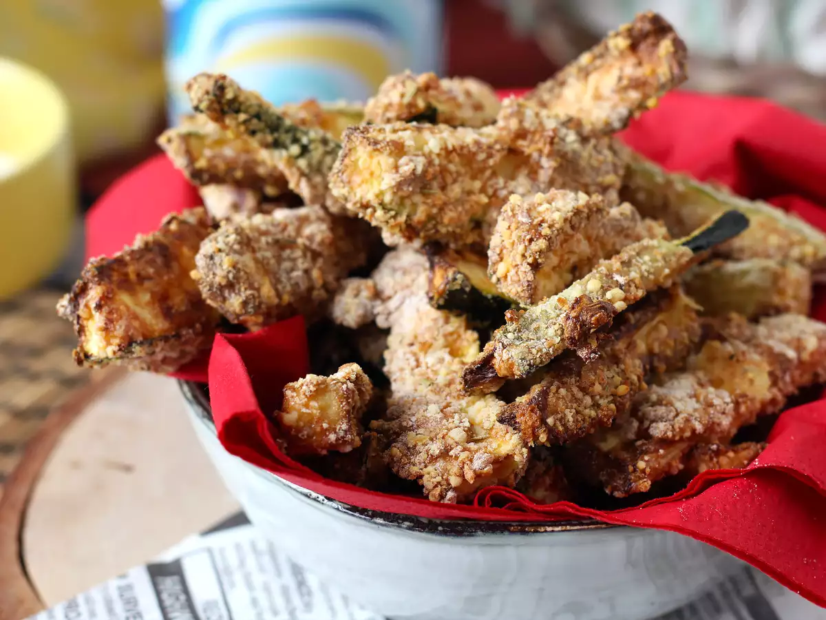 Frytki z cukinii z frytkownicy beztłuszczowej (air fryer) - zdjęcie 2