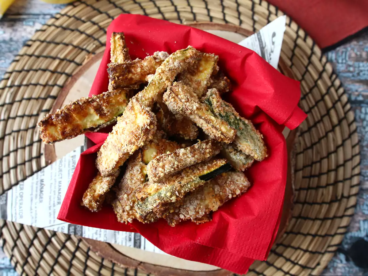 Frytki z cukinii z frytkownicy beztłuszczowej (air fryer) - zdjęcie 5