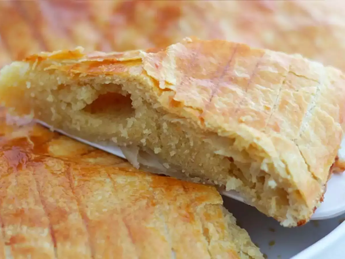 Galette des rois z frangipane – francuskie ciasto na Święto Trzech Króli - zdjęcie 4
