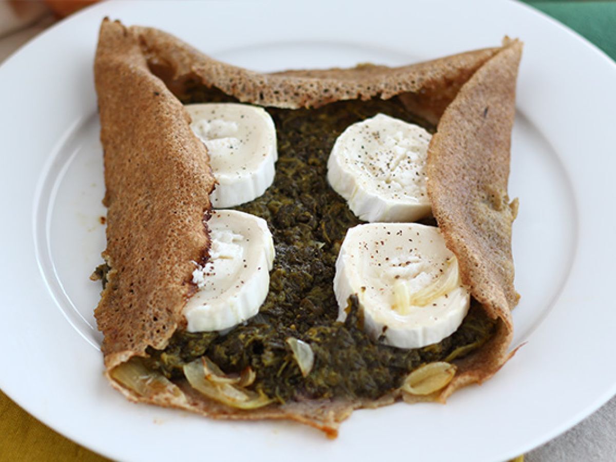 Galette z serem kozim i szpinakiem