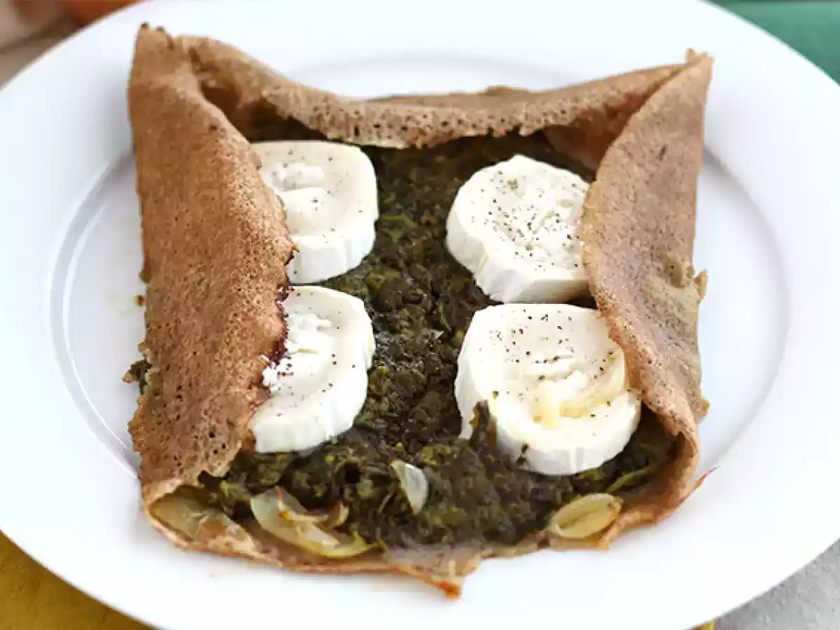 Galette z serem kozim i szpinakiem