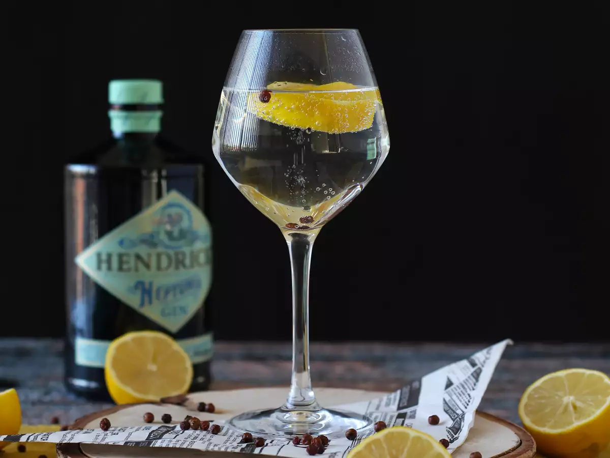 Gin z tonikiem – kultowy koktajl na aperitif!
