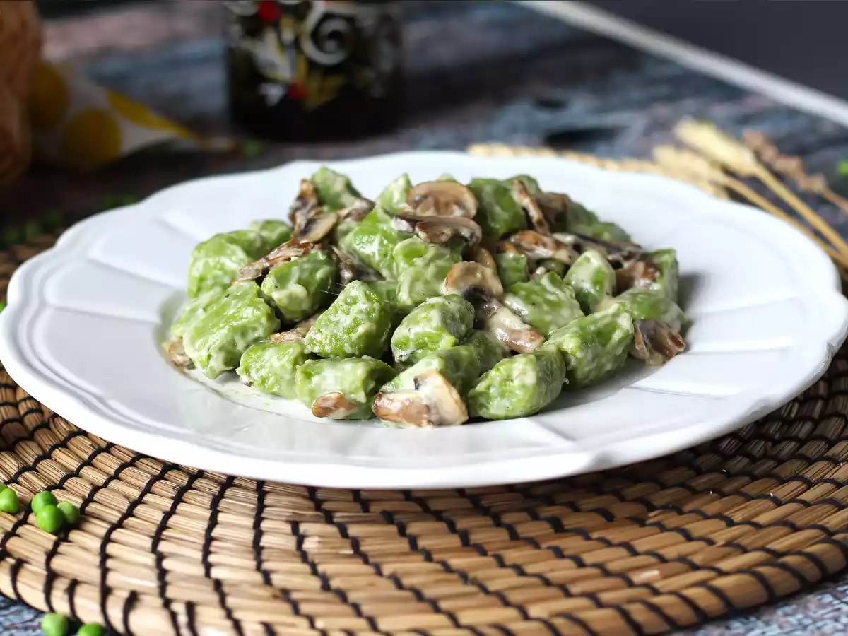 Gnocchi z groszku z sosem grzybowym - zdjęcie 3