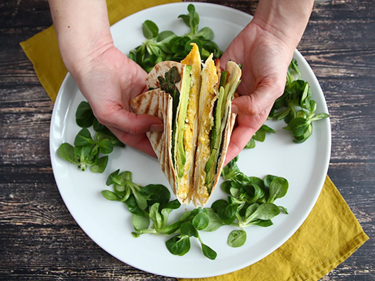 Grzanka w stylu brunchowym - Tortilla Wrap Hack - zdjęcie 3