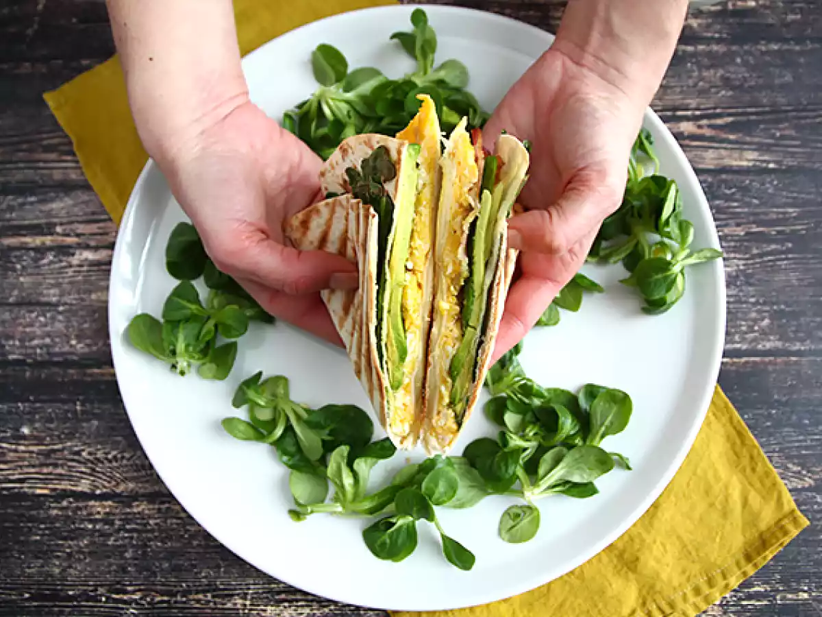 Grzanka w stylu brunchowym - Tortilla Wrap Hack - zdjęcie 3