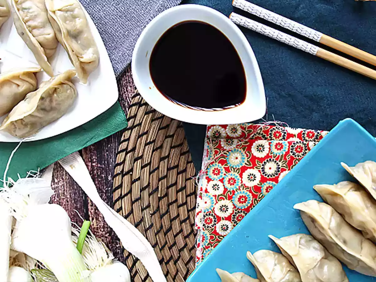 Gyozas z kurczakiem, marchewką i pieczarkami - zdjęcie 3