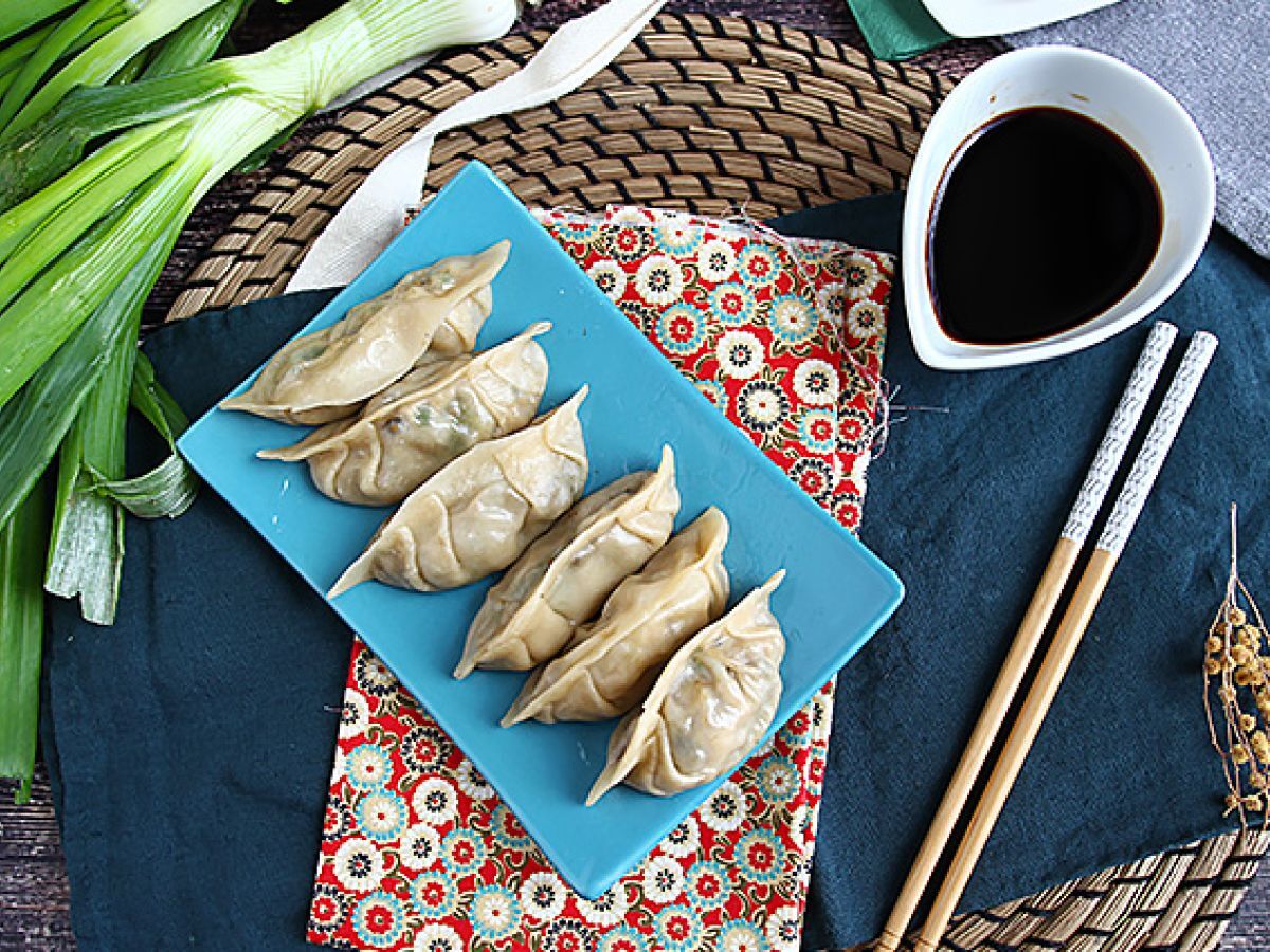 Gyozas z kurczakiem, marchewką i pieczarkami - zdjęcie 6