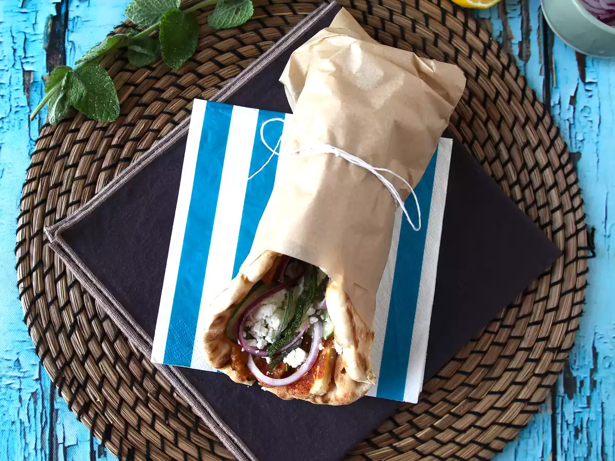 Gyros z halloumi, wegetariańska wersja greckiej kanapki! - zdjęcie 2