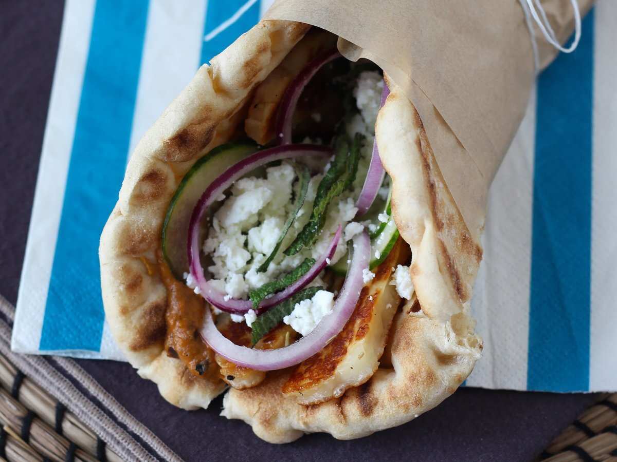 Gyros z halloumi, wegetariańska wersja greckiej kanapki! - zdjęcie 3