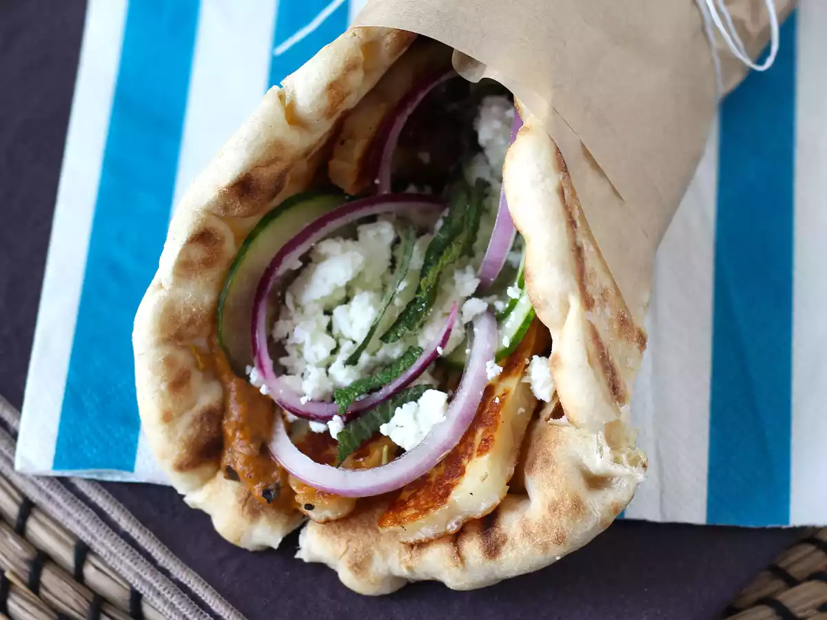 Gyros z halloumi, wegetariańska wersja greckiej kanapki! - zdjęcie 3