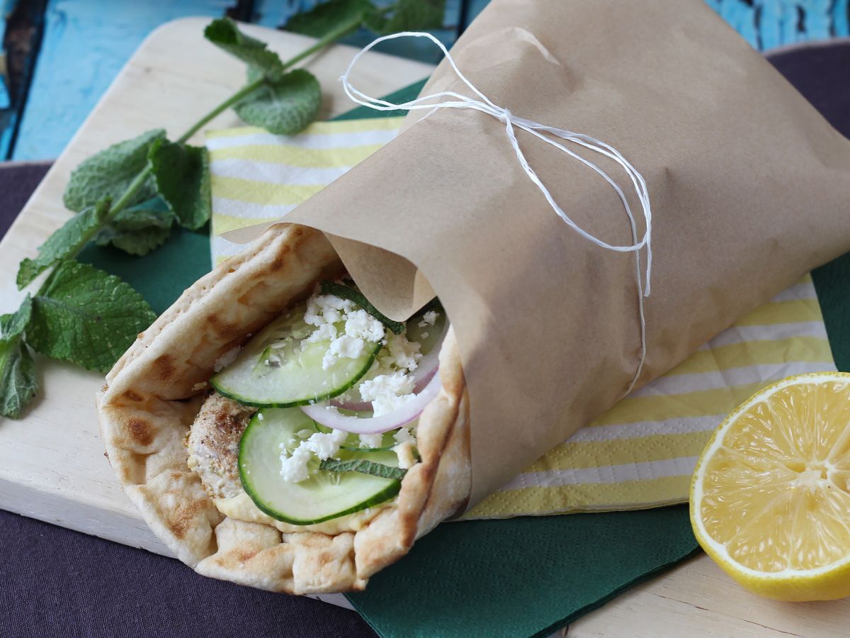 Gyros z kurczakiem - grecka kanapka, którą pokochasz!