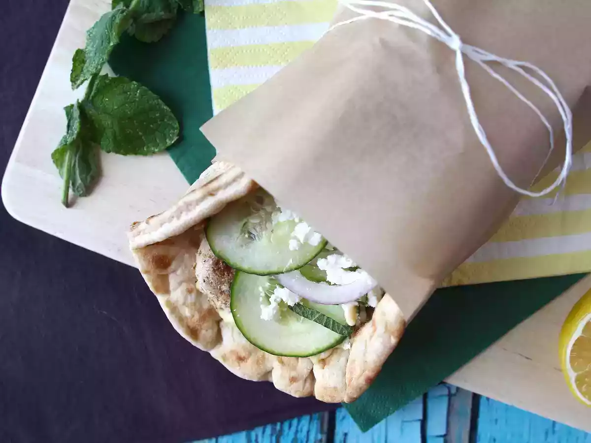 Gyros z kurczakiem - grecka kanapka, którą pokochasz! - zdjęcie 3
