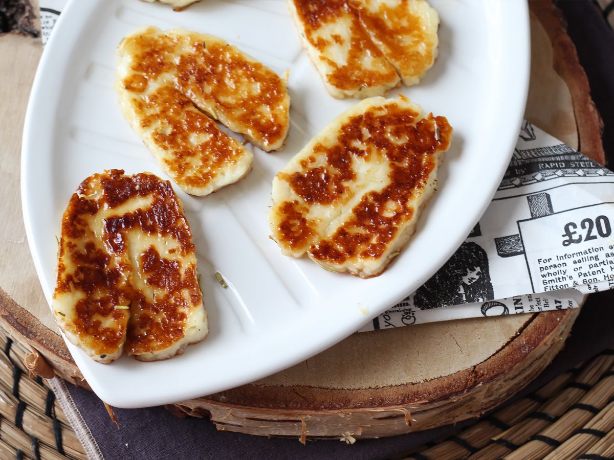 Halloumi smażone na słodko-kwaśno z miodem i rozmarynem - zdjęcie 2