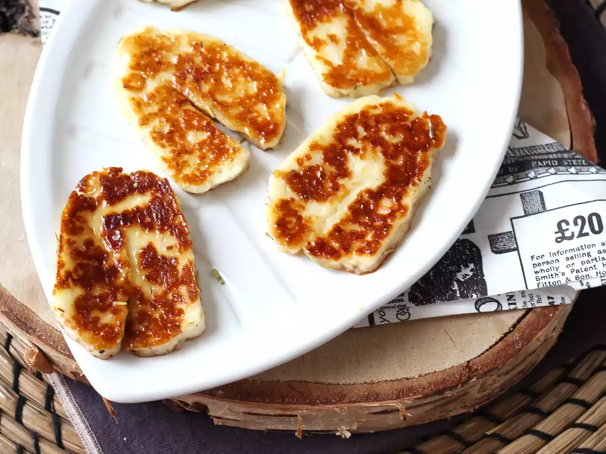 Halloumi smażone na słodko-kwaśno z miodem i rozmarynem - zdjęcie 2