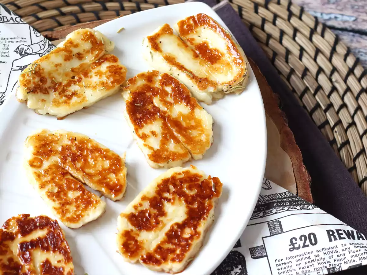 Halloumi smażone na słodko-kwaśno z miodem i rozmarynem - zdjęcie 4