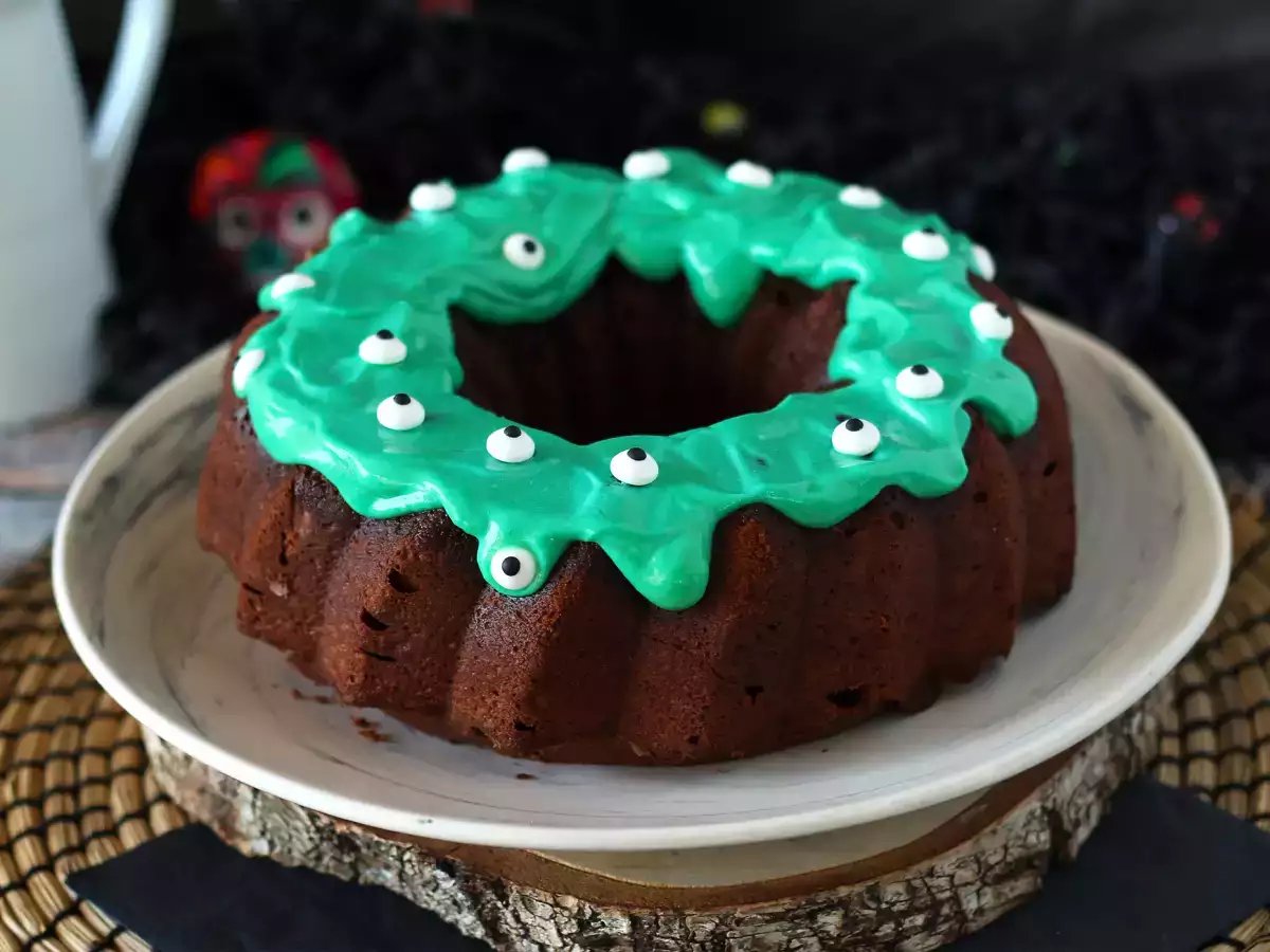 Halloweenowe ciasto typu bundt z diabelsko pysznym lukrem - zdjęcie 6