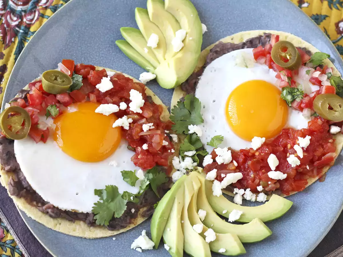 Huevos rancheros – kultowy, pełen smaku meksykański przepis - zdjęcie 4