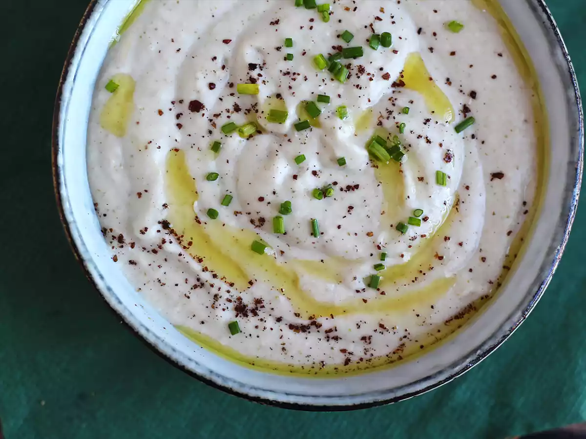 Hummus z białej fasoli i mleka kokosowego