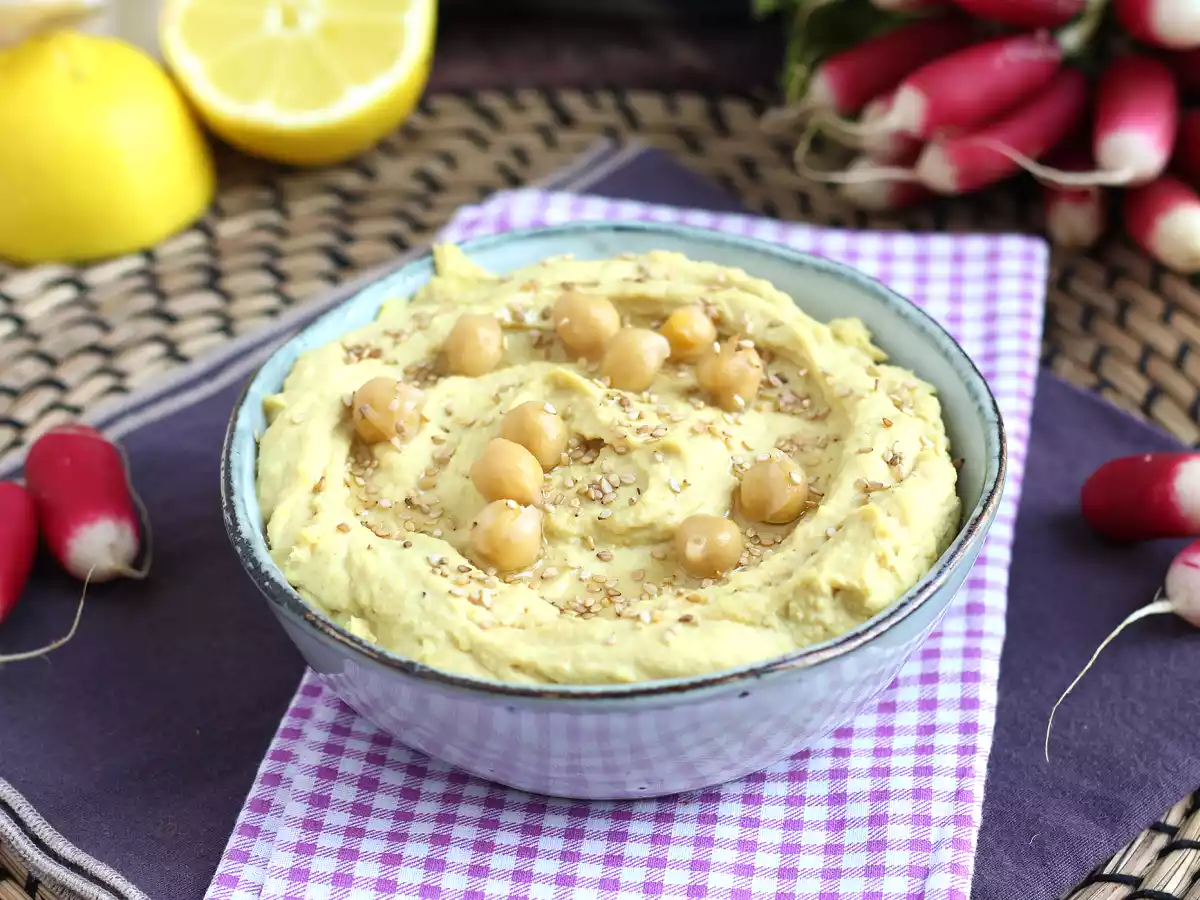 Hummus z cytryną konserwową dla jeszcze delikatniejszego smaku