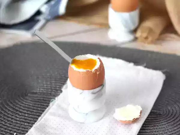 Przepis Jajka na miękko: idealny sposób na ich przyrządzenie