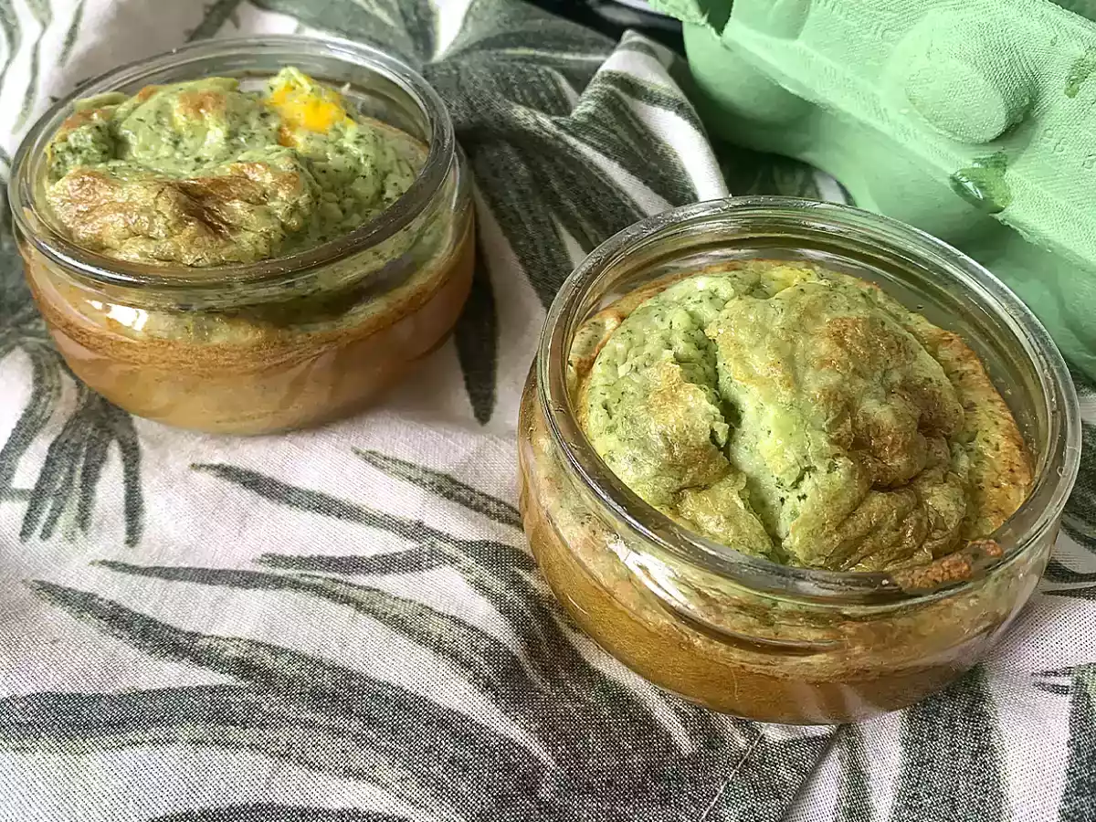 Jajka w kokilkach z pesto - zdjęcie 3