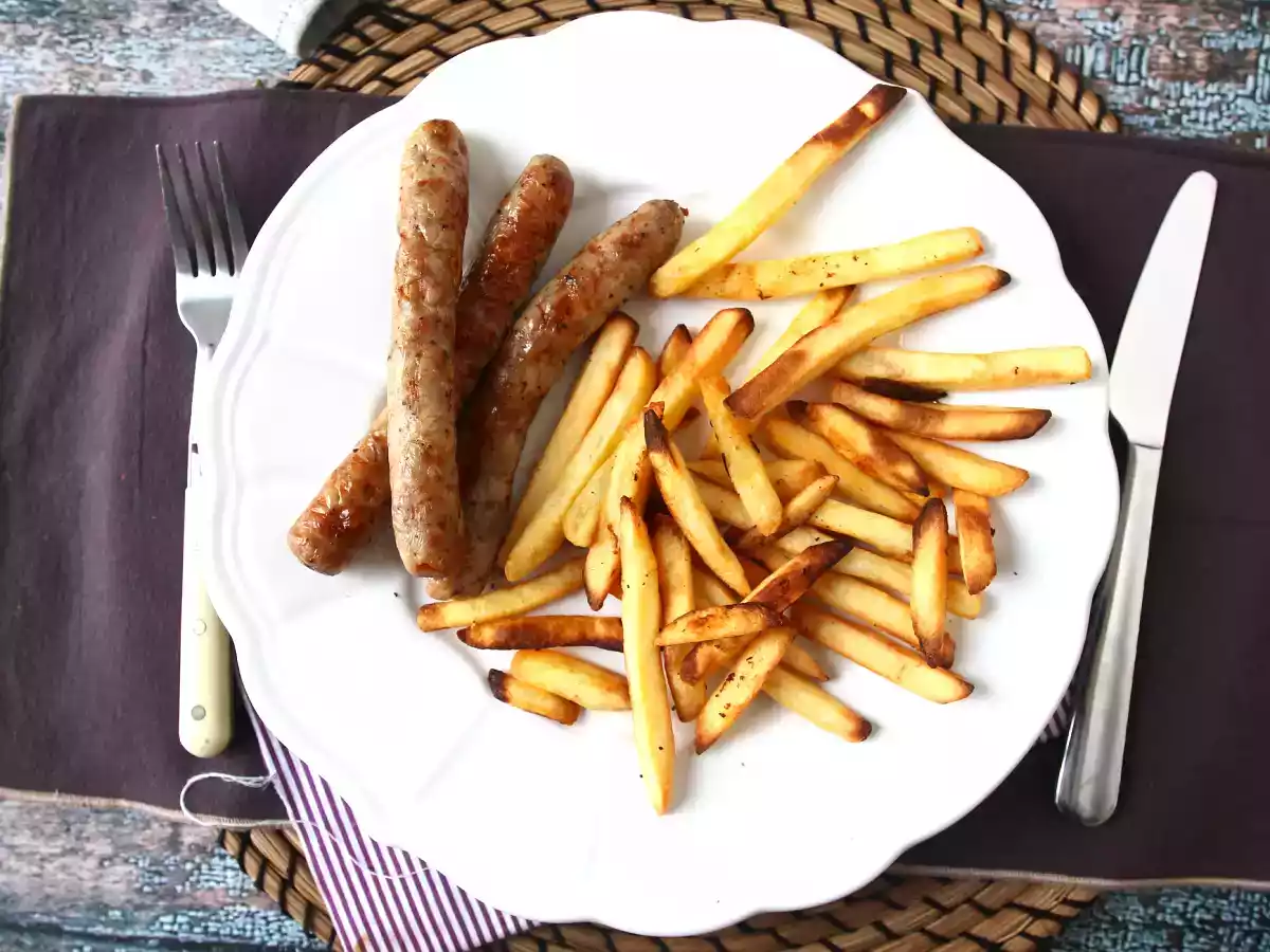 Jak ugotować kiełbaski w frytkownicy powietrznej?