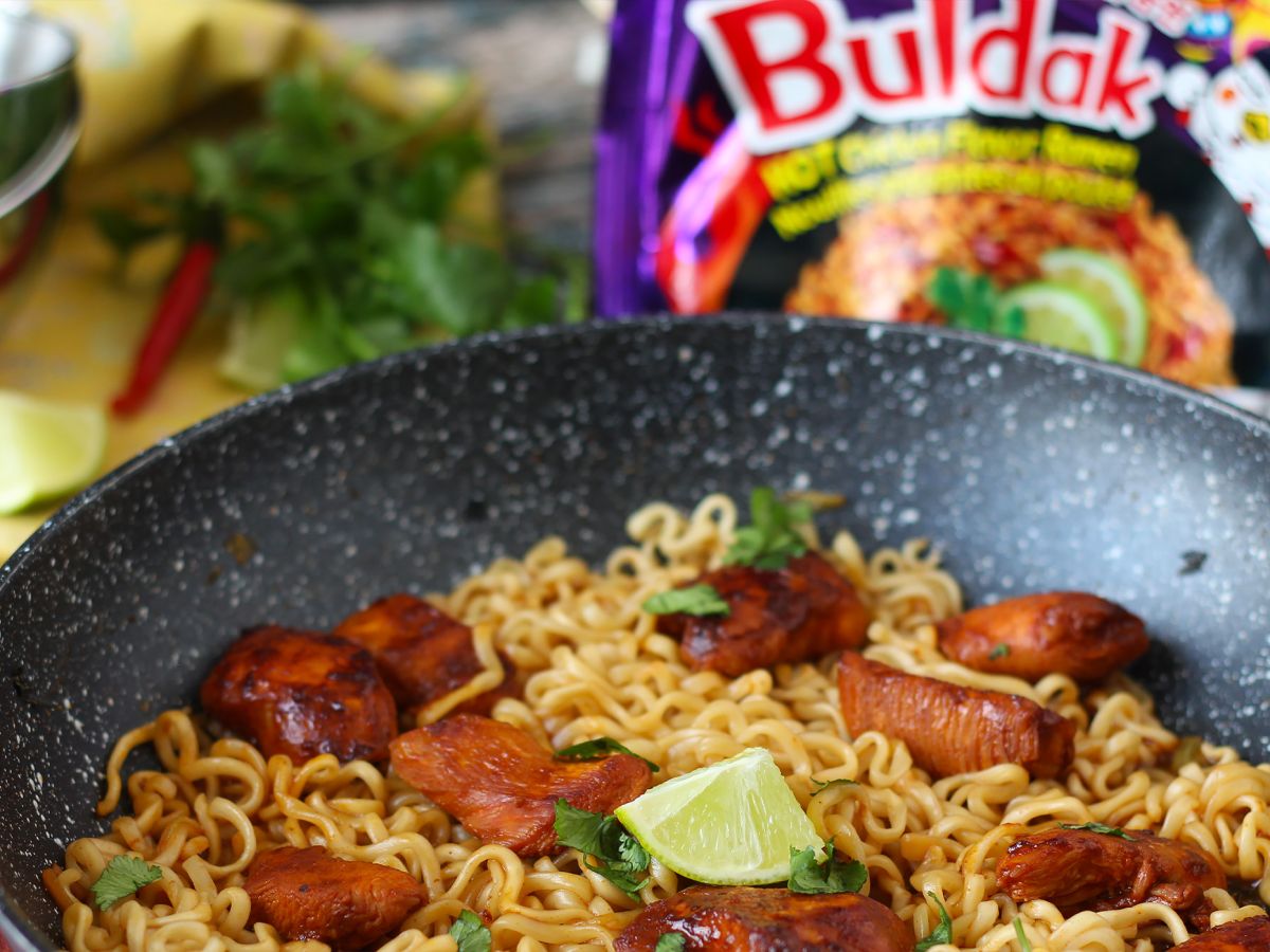 Jak ugotować makaron Buldak Habanero Lime, przepis z marynowanym kurczakiem! - zdjęcie 4