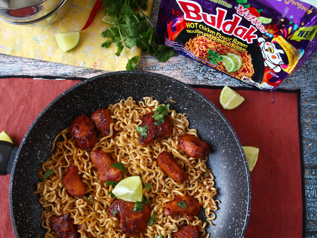 Jak ugotować makaron Buldak Habanero Lime, przepis z marynowanym kurczakiem! - zdjęcie 6