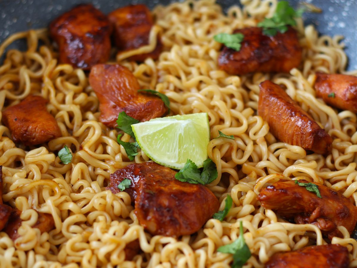 Jak ugotować makaron Buldak Habanero Lime, przepis z marynowanym kurczakiem! - zdjęcie 7