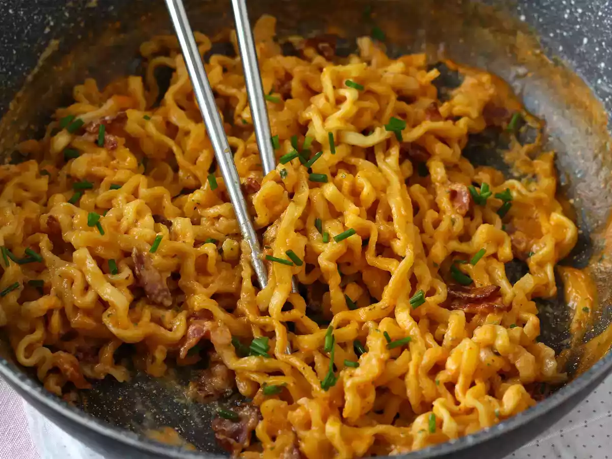 Jak ugotować makaron Buldak o smaku carbonara? Najlepszy przepis! - zdjęcie 2