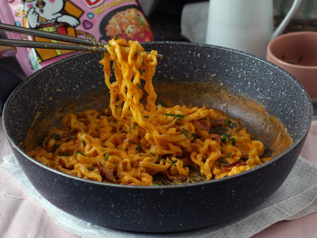 Jak ugotować makaron Buldak o smaku carbonara? Najlepszy przepis! - zdjęcie 3