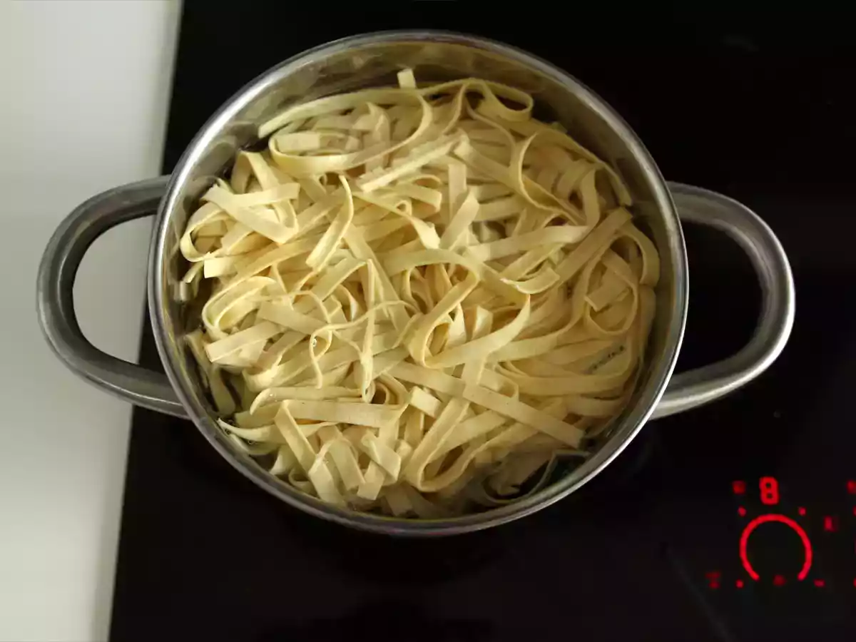 Jak ugotować świeży makaron?