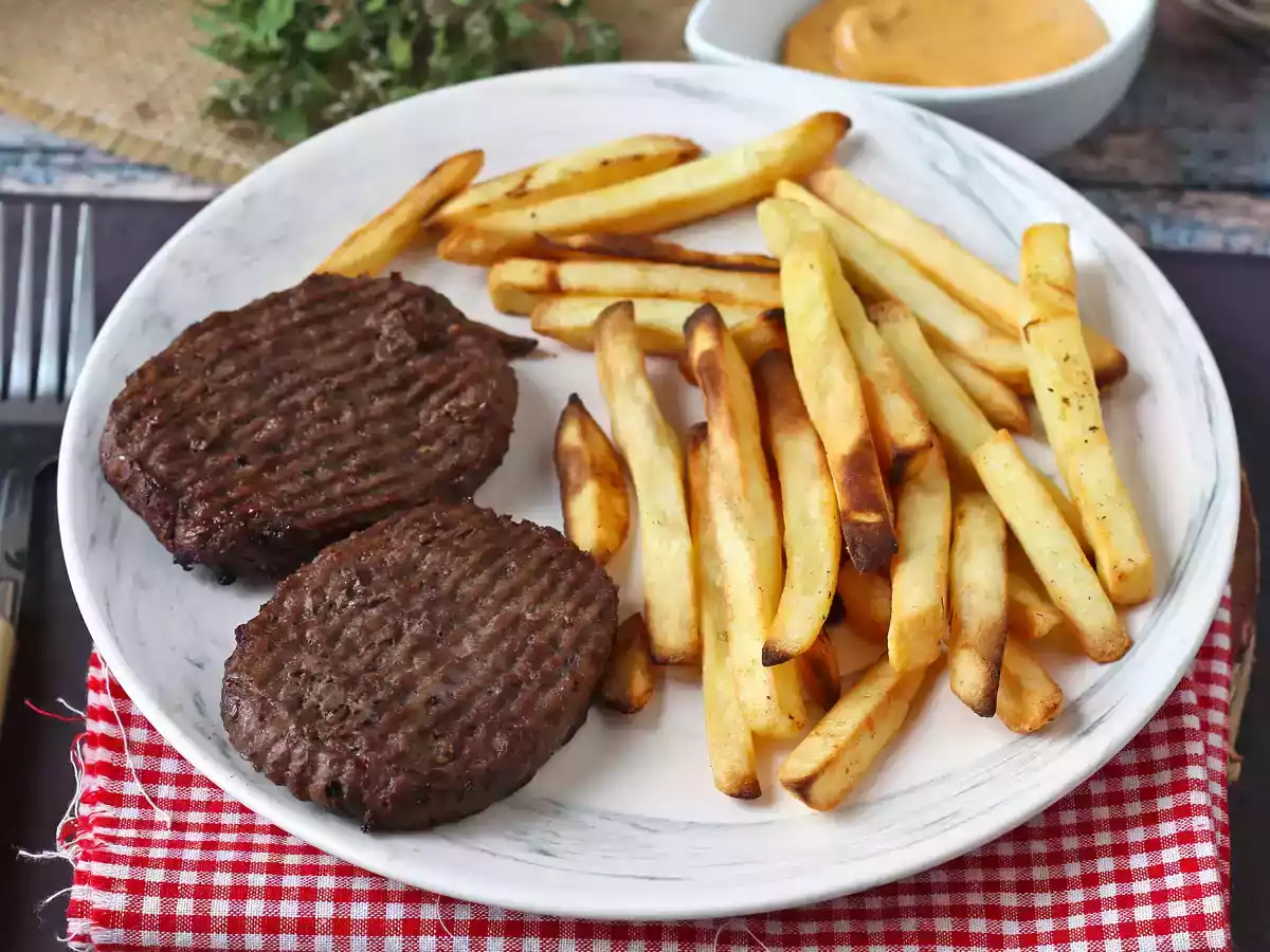 Jak usmażyć stek mielony w frytkownicy powietrznej?