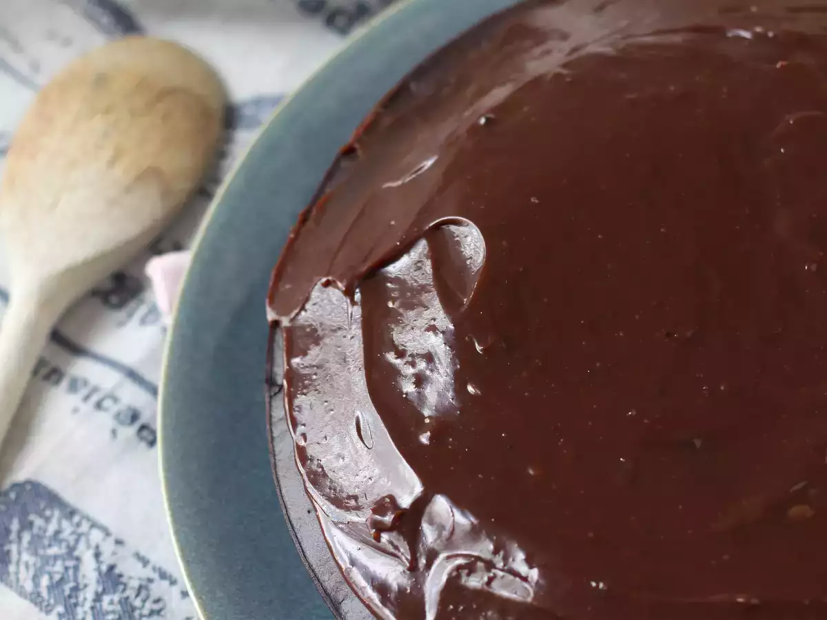 Jak zrobić polewę brigadeiro do ciast? - zdjęcie 3