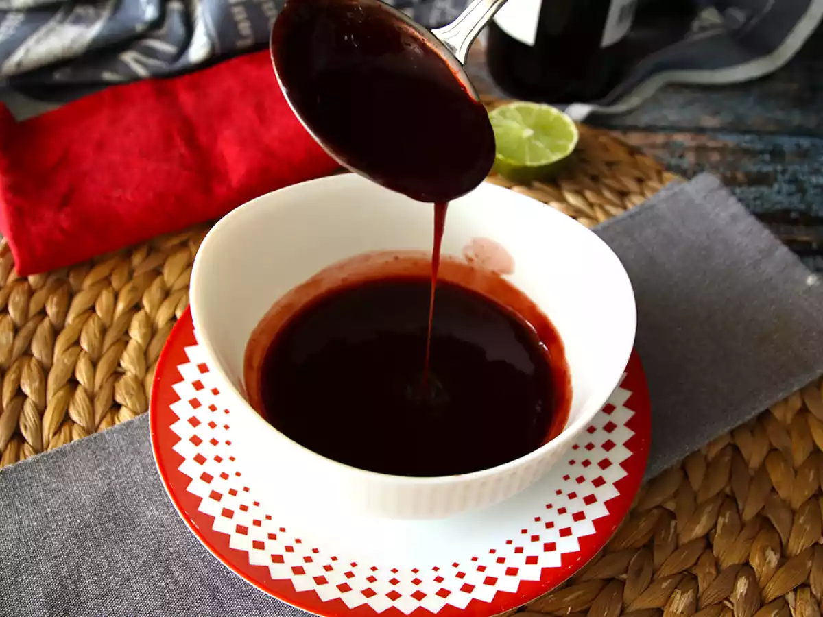 Jak zrobić sos sangrii? Idealny do mięs!